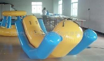 水上滑梯、水上陀螺、水上跳床 價格、廠家信息及經(jīng)營指南